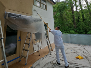 The Ultimate Guide to Satin vs. Semi-Gloss Exterior Paint