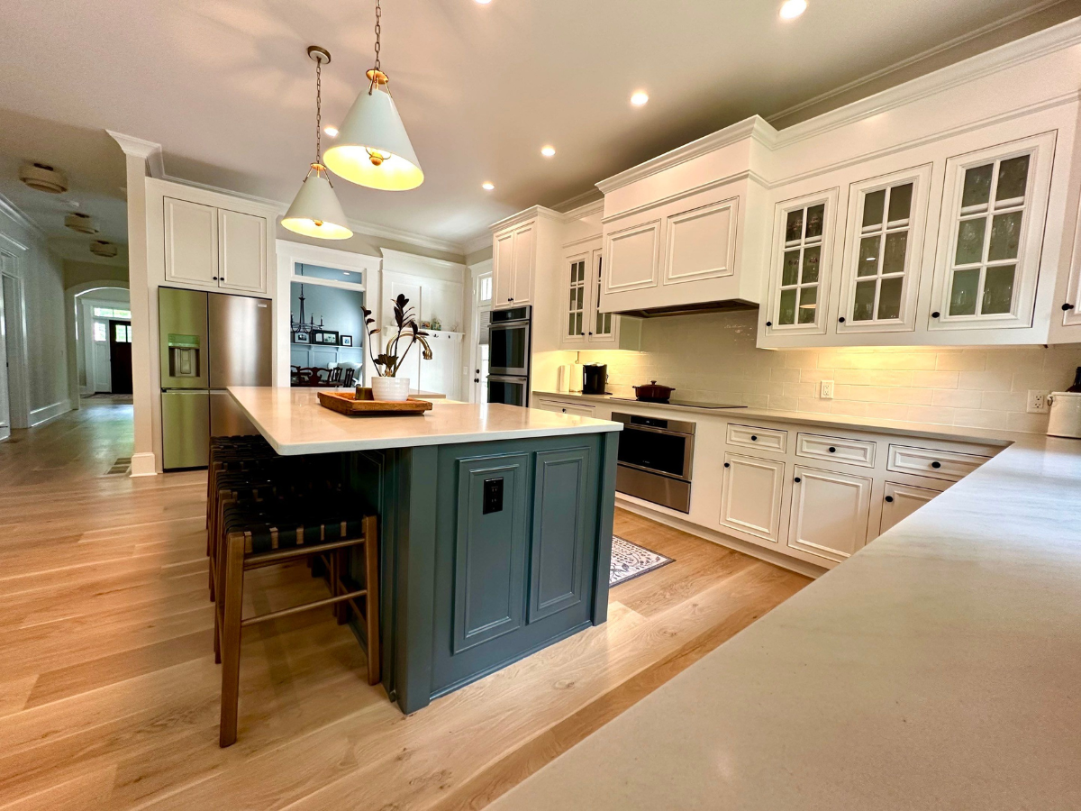 Cabinet Refinishing in Summer: What Interior Designers Should Know - Kitchen Cabinets Refinished